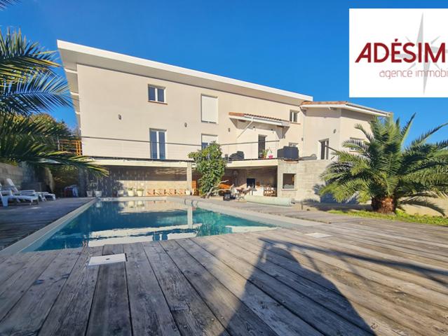 VILLA T5/T6 SUR 165M2 ENVI PISCINE GARAGE JARDIN