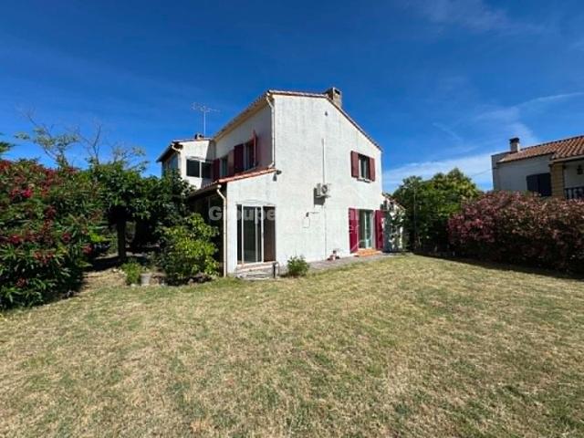 villa t6 avec jardin et garage arles