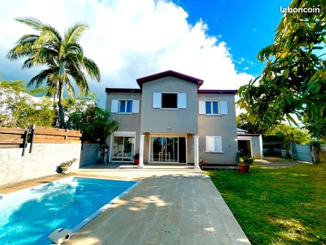Villa T6 avec piscine