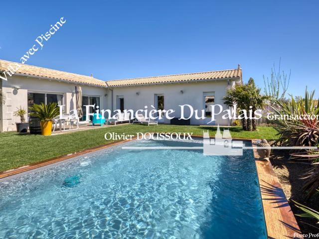 Villa T6 avec piscine et dépendance