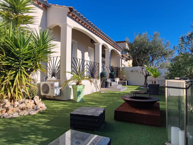 Villa T6 de 128 m2 sur une parcelle de 468 m2 avec piscine et spa