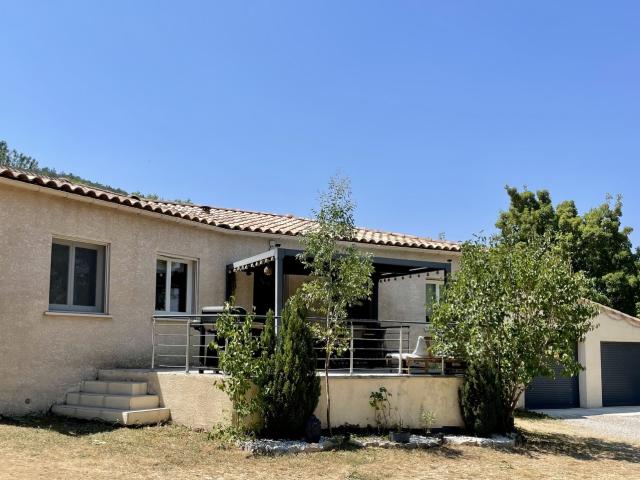 VILLA T6 DE PLAIN PIED AVEC PISCINE À 45 MINUTES DE MONTPELLIER ET DE BÉZIERS