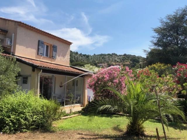 Villa T6. Parc de 2 089 m² avec piscine