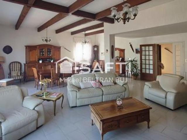 Villa T8 de 290 m² avec piscine intérieure à Frontignan