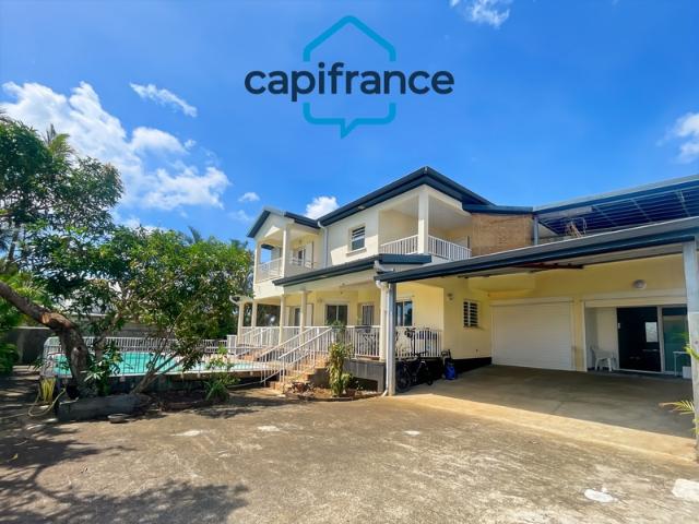 Villa T8 de plus de 200m² avec piscine