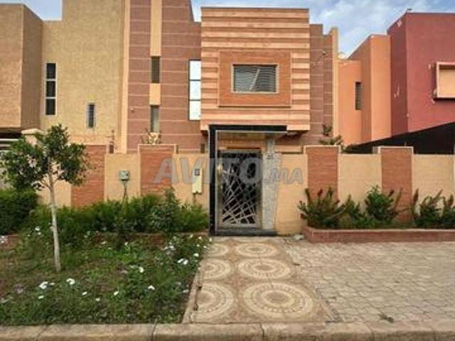 Villa Tamansourt Riad Assanawbar 200 m2