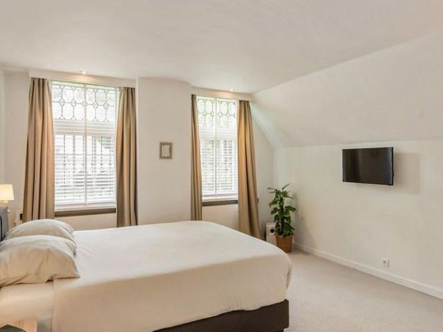 Villa te huur in Kapellen voor € 3.950 met 4 slaapkamers