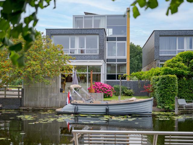 Villa te huur in Voorschoten