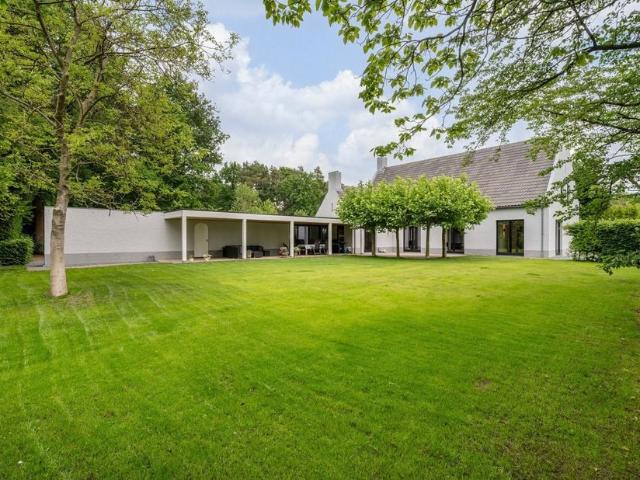 Villa te koop voor 1065000 euro met 4 slaapkamers