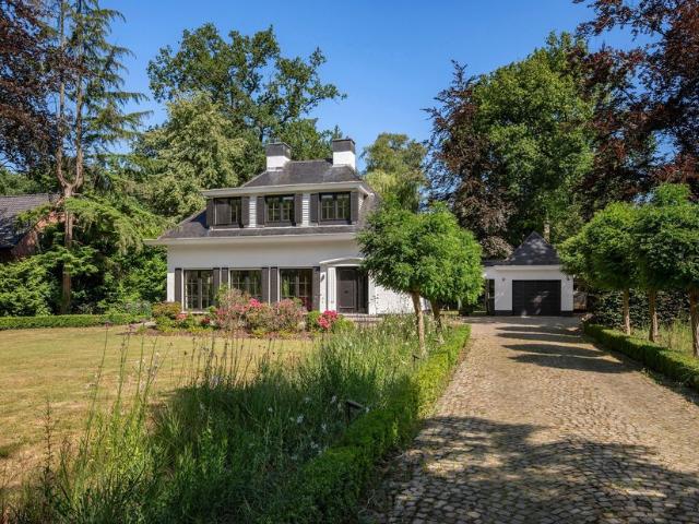 Villa te koop voor 1075000 euro met 3 slaapkamers