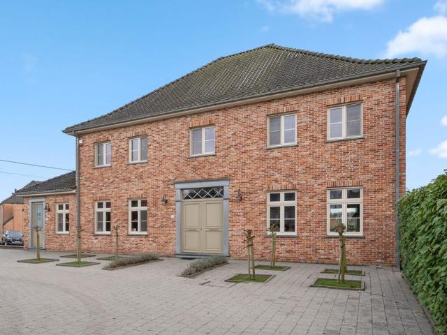 Villa te koop voor 1099000 euro met 4 slaapkamers