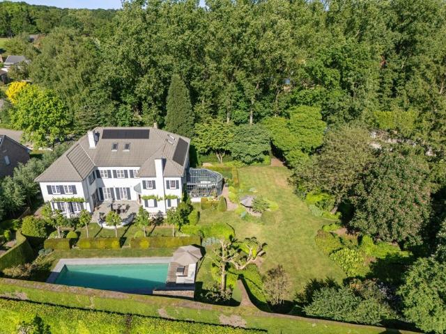 Villa te koop voor 1195000 euro met 5 slaapkamers