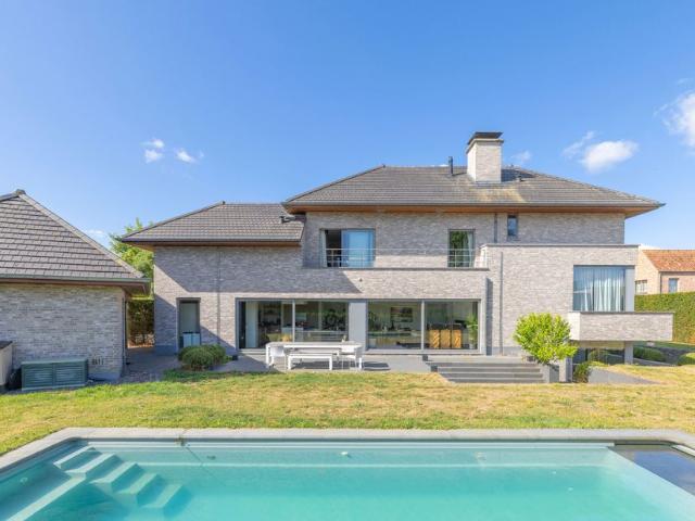 Villa te koop voor 1285000 euro met 6 slaapkamers