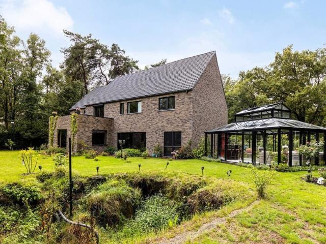 Villa te koop voor 1585000 euro met 5 slaapkamers