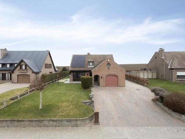 Villa te koop voor 425000 euro met 3 slaapkamers