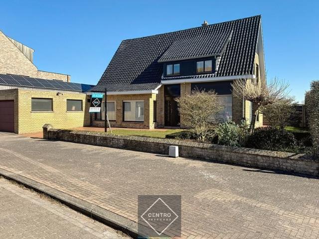 Villa te koop voor 435000 euro met 4 slaapkamers