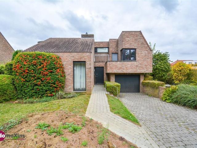 Villa te koop voor 555000 euro met 4 slaapkamers