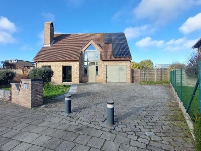 Villa te koop voor 649000 euro met 3 slaapkamers
