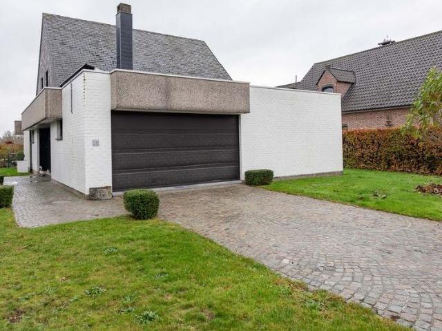 Villa te koop voor 650000 euro met 4 slaapkamers