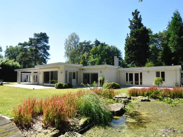 Villa te koop voor 698000 euro met 3 slaapkamers