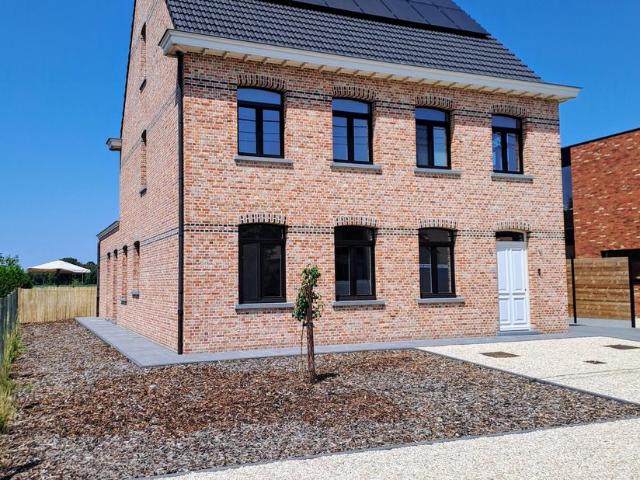 Villa te koop voor 720000 euro met 5 slaapkamers