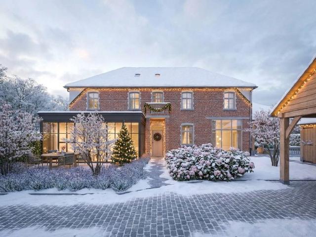 Villa te koop voor 735000 euro met 4 slaapkamers