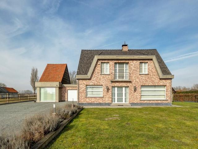 Villa te koop voor 875000 euro met 5 slaapkamers
