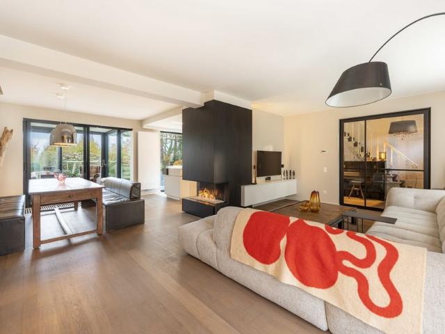 Villa te koop voor 885000 euro met 4 slaapkamers