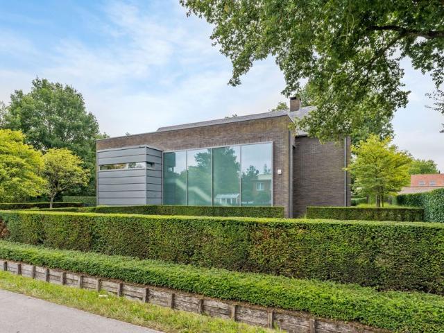 Villa te koop voor 985000 euro met 5 slaapkamers
