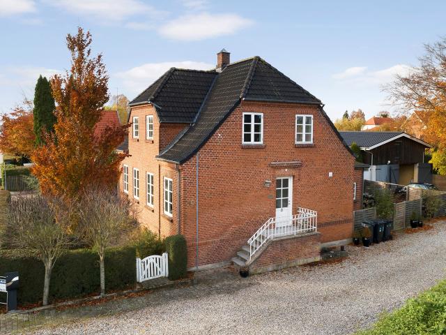 Skovvej 10