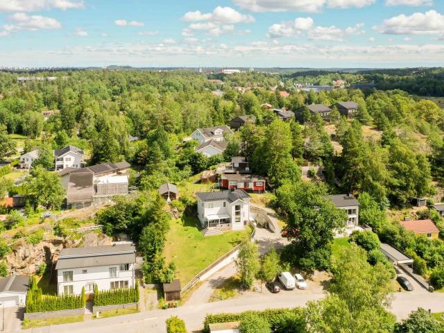 Villa till salu i Huddinge Kästavägen 6 | Länsförsäkringar Fastighetsförmedling
