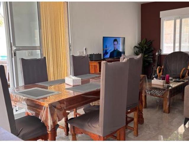 Villa tipo Dúplex con piscina privada, amplio jardín y solárium con vistas al mar, en El Alamillo, P