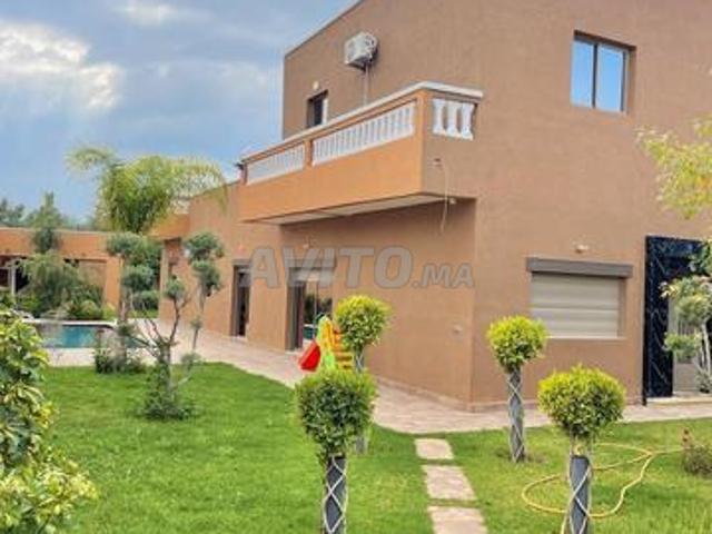 Villa Titrée 650 m² avec studio 33 m²