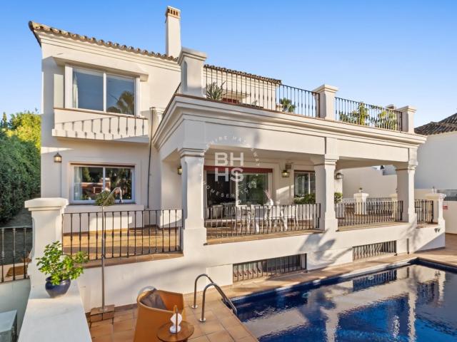 Villa to rent in Nueva Andalucía