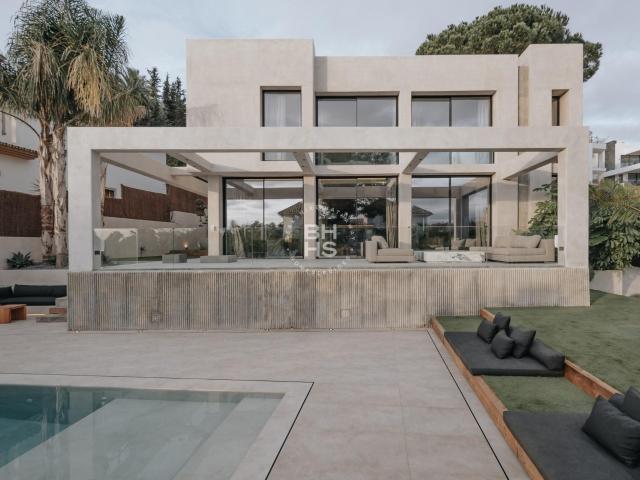 Villa to rent in Nueva Andalucía