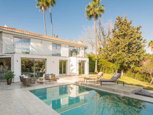 Villa to rent in Atalaya de Río Verde