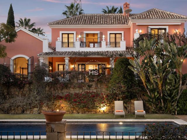 Villa to rent in El Paraiso