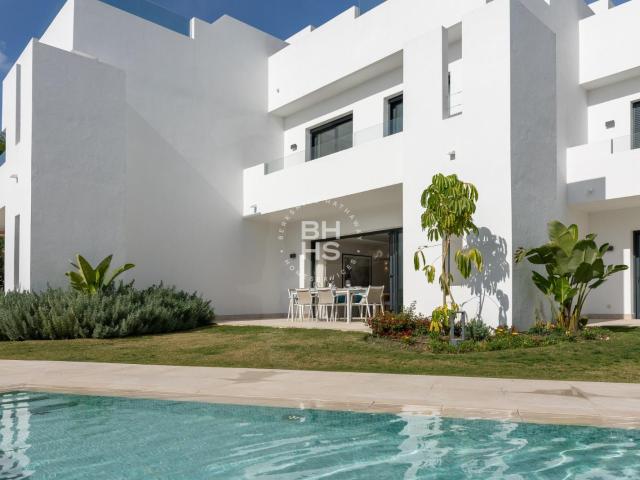 Villa to rent in Haza del Conde