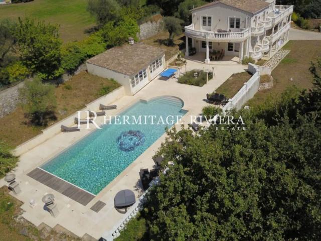 Villa to rent Tourrettes sur Loup Spacious villa with pool