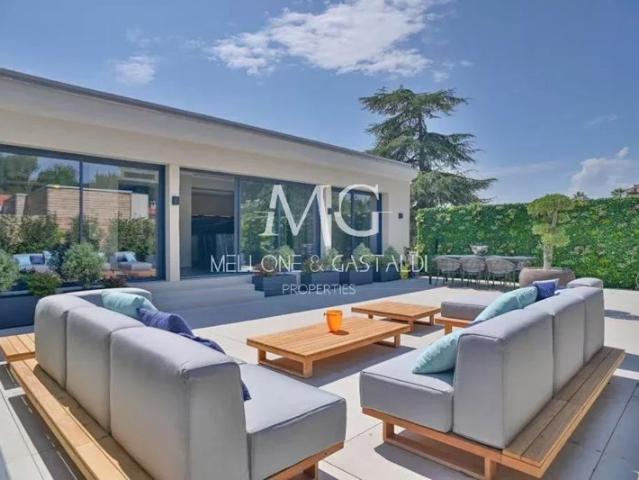 Villa Toit | Cannes Centre | Prestigieux T4 au Dernier Étage | Terrasse de 120m2 | Garage
