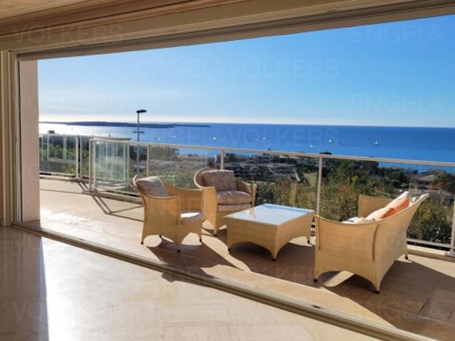 Villa toit terrasse, vue mer, Croix des Gardes
