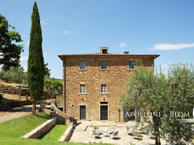 Villa toscana in pietra con piscina e terreno Arezzo 282m² Civitella in Val di Chiana