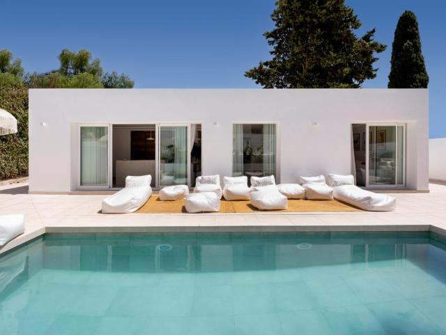 Villa totalmente reformada de una sola planta con un dieño d. 200m² Marbella