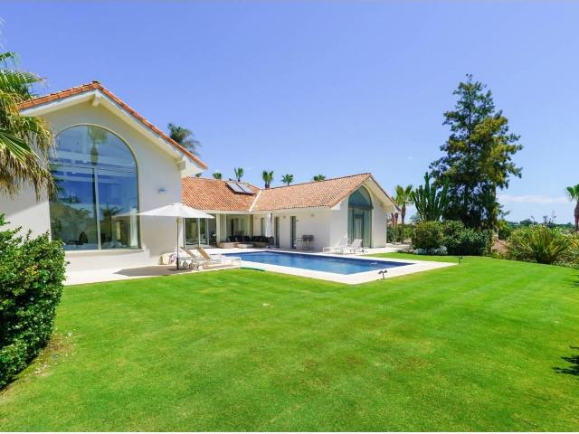 Villa Totalmente Reformada En Zona F Sotogrande 1408m² Sotogrande