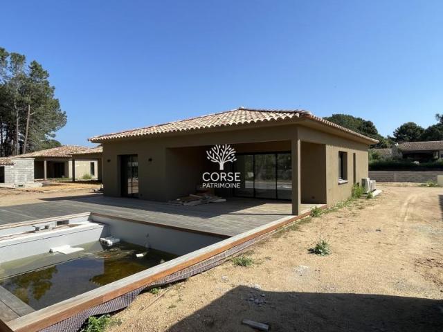 Villa trois chambres avec piscine à proximité de la plage