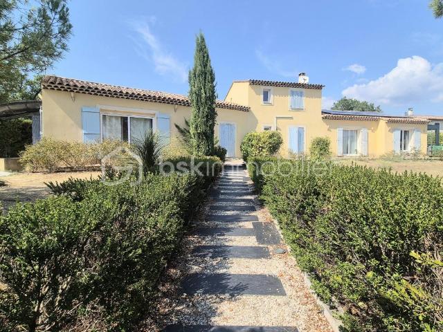 Villa traditionnelle 2 logements Parcelle de 3 000 m²
