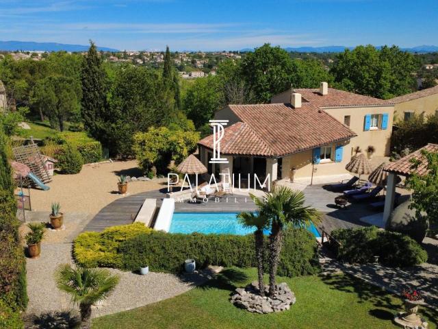 Villa Traditionnelle avec piscine