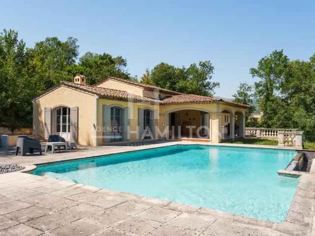 Villa traditionnelle de plain pied