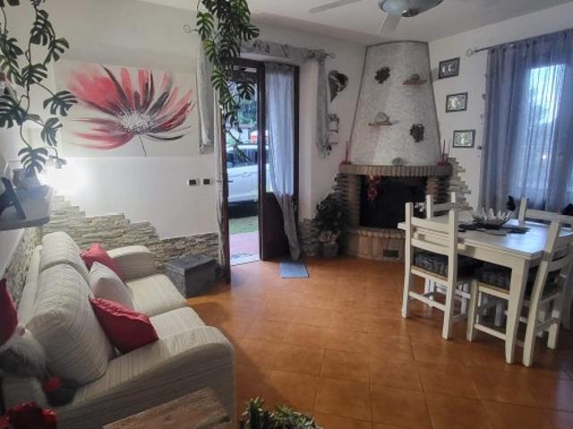 Villa Trifamiliare in affitto a Forte Dei Marmi Vittoria Apuana