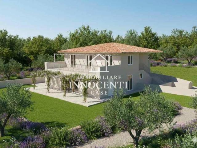 Villa trifamiliare in vendita a Massa
